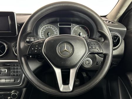 2014-Mercedes-Benz-A-Class-A-180-CDI-BE-Auto_13