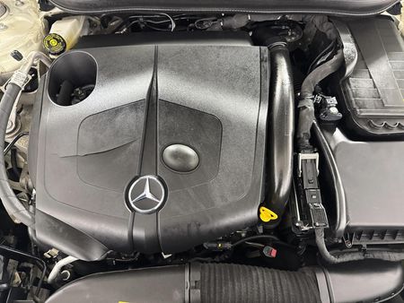 2014-Mercedes-Benz-A-Class-A-180-CDI-BE-Auto_14