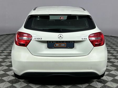 2014-Mercedes-Benz-A-Class-A-180-CDI-BE-Auto_4