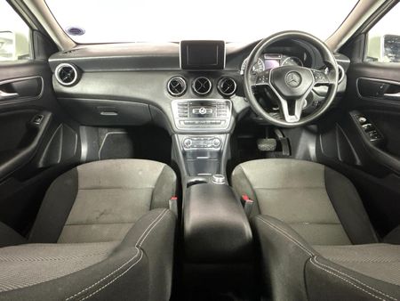2014-Mercedes-Benz-A-Class-A-180-CDI-BE-Auto_6