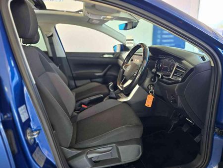 2022-Volkswagen-Polo-10-TSI-Life_10