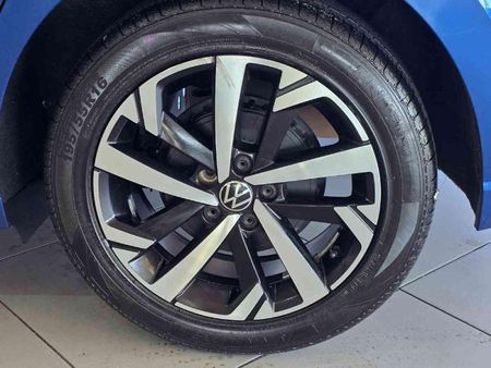 2022-Volkswagen-Polo-10-TSI-Life_13