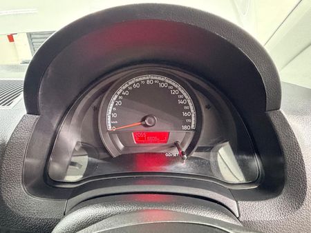 2019-Volkswagen-Up-Take-Up-10-5-dr_10
