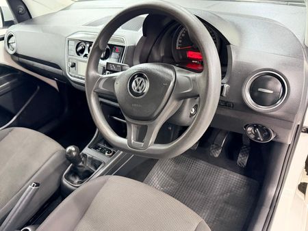 2019-Volkswagen-Up-Take-Up-10-5-dr_6