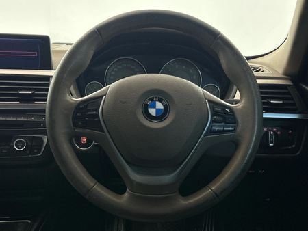 2012-BMW-3-Series-320i-Modern-Auto_13