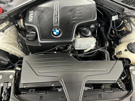 2012-BMW-3-Series-320i-Modern-Auto_15