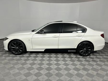 2012-BMW-3-Series-320i-Modern-Auto_5