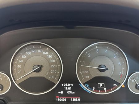 2012-BMW-3-Series-320i-Modern-Auto_7