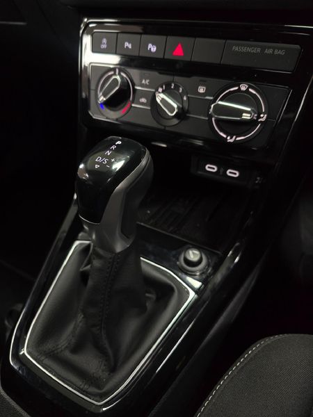 2026-Volkswagen-T-Cross-10-TSI-Life-Auto_10