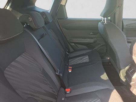 2026-Renault-Duster-13T-Techno-EDC-Auto_16