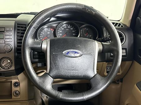 2013-Ford-Everest-30-TDCi-LTD-4x4-Auto_13