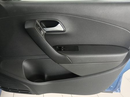 2019-Volkswagen-Polo-Vivo-14-Trendline-5-dr_12