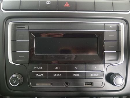 2019-Volkswagen-Polo-Vivo-14-Trendline-5-dr_14