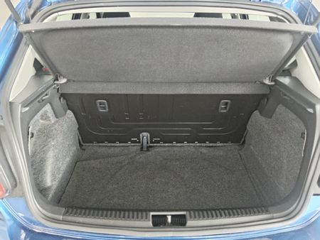 2019-Volkswagen-Polo-Vivo-14-Trendline-5-dr_16