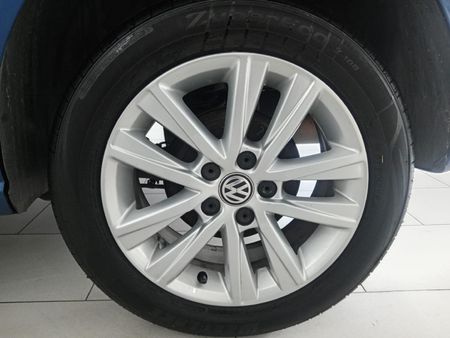 2019-Volkswagen-Polo-Vivo-14-Trendline-5-dr_17