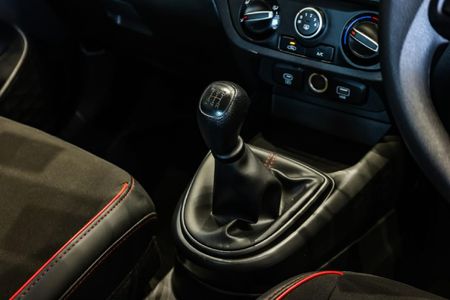 2026-Hyundai-Grand-i10-10-Motion_15