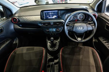 2026-Hyundai-Grand-i10-10-Motion_17