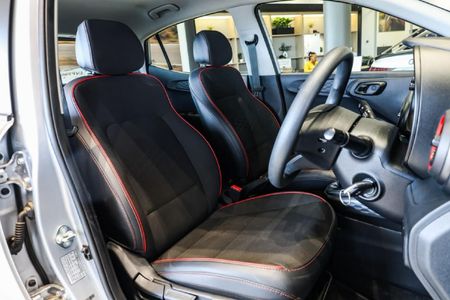 2026-Hyundai-Grand-i10-10-Motion_8