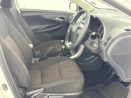 2019-Toyota-Corolla-Quest-16_9