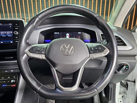 2022-Volkswagen-T-Roc-14-TSI-Design-Auto_10