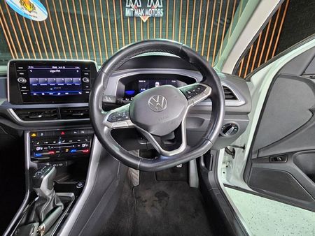 2022-Volkswagen-T-Roc-14-TSI-Design-Auto_18