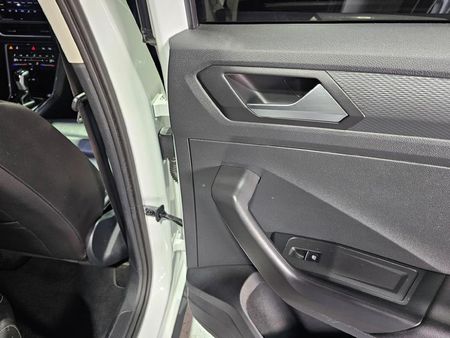 2022-Volkswagen-T-Roc-14-TSI-Design-Auto_20