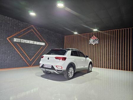 2022-Volkswagen-T-Roc-14-TSI-Design-Auto_26