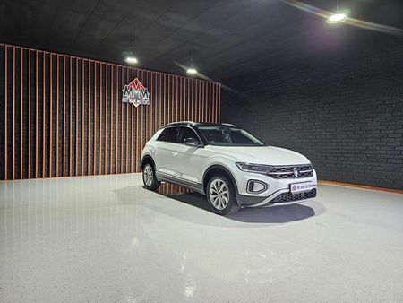 2022-Volkswagen-T-Roc-14-TSI-Design-Auto_2