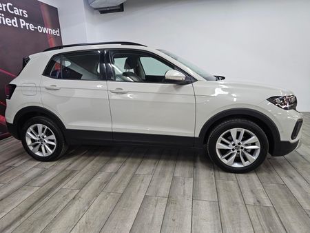 2026-Volkswagen-T-Cross-10-TSI-Life-Auto_10