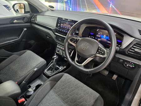 2026-Volkswagen-T-Cross-10-TSI-Life-Auto_3
