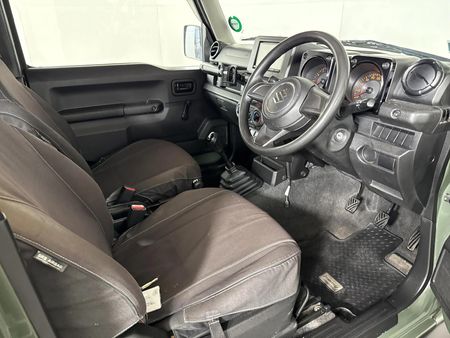 2021-Suzuki-Jimny-15-GA_7