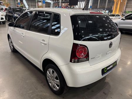 2017-Volkswagen-Polo-Vivo-GP-14-Trendline-5-dr_4