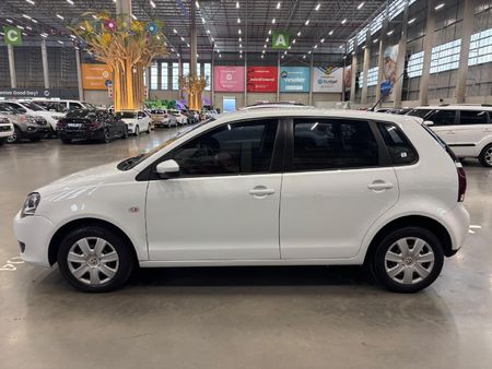 2017-Volkswagen-Polo-Vivo-GP-14-Trendline-5-dr_5