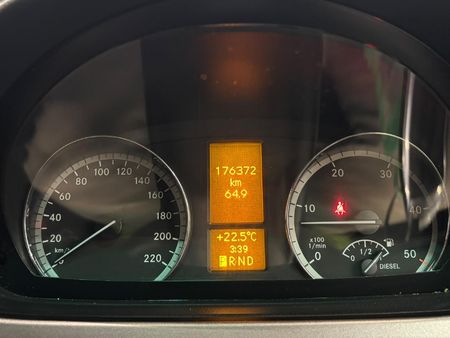 2014-Mercedes-Benz-Viano-30-CDI-Trend-Auto_10