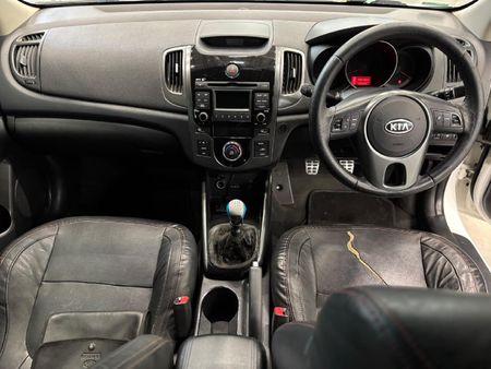 2012-Kia-Cerato-20-Koup_11