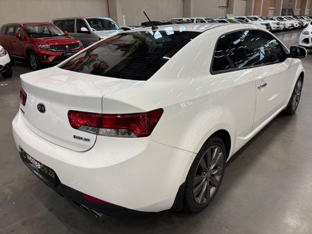 2012-Kia-Cerato-20-Koup_6
