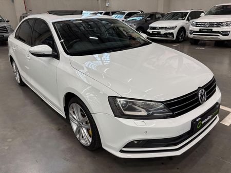 2015-Volkswagen-Jetta-GP-14-TSI-Comfortline-Auto_0