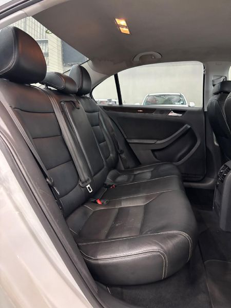 2015-Volkswagen-Jetta-GP-14-TSI-Comfortline-Auto_11