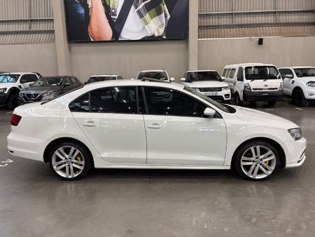 2015-Volkswagen-Jetta-GP-14-TSI-Comfortline-Auto_1