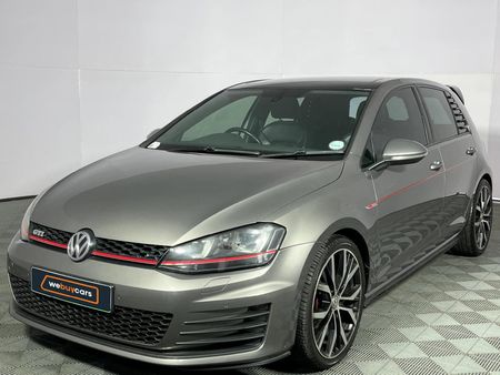 2015-Volkswagen-Golf-VII-GTI-20-TSI-Auto-Performance_0
