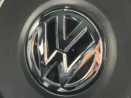 2015-Volkswagen-Golf-VII-GTI-20-TSI-Auto-Performance_12