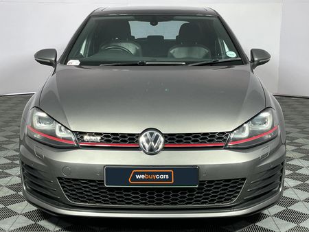 2015-Volkswagen-Golf-VII-GTI-20-TSI-Auto-Performance_1