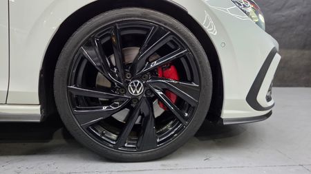 2022-Volkswagen-Golf-8-GTI-20-TSI-Auto_11