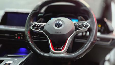 2022-Volkswagen-Golf-8-GTI-20-TSI-Auto_12