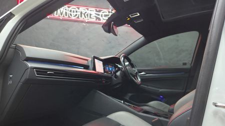 2022-Volkswagen-Golf-8-GTI-20-TSI-Auto_16