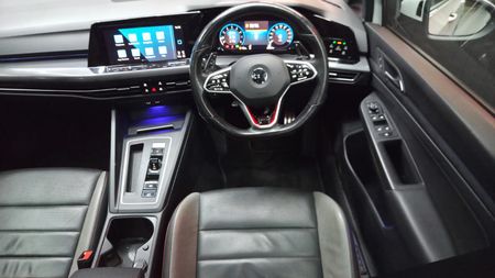 2022-Volkswagen-Golf-8-GTI-20-TSI-Auto_17