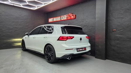 2022-Volkswagen-Golf-8-GTI-20-TSI-Auto_1