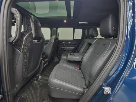2026-Land-Rover-Defender-110-44-V8-Octa-P635_14