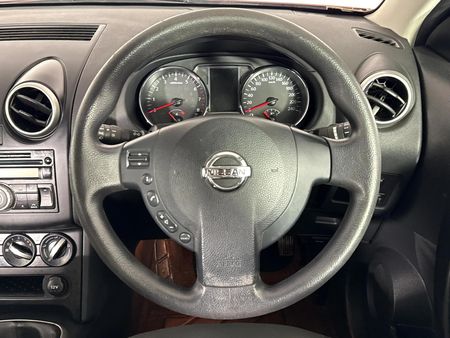 2011-Nissan-Qashqai-16-Visia_13
