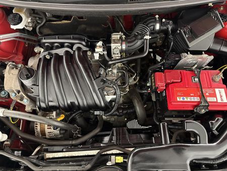 2011-Nissan-Qashqai-16-Visia_14